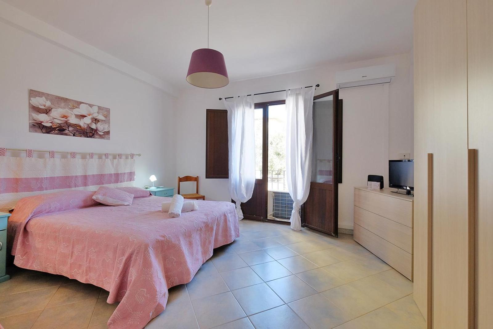 Su Nuraghe Hotell SantʼAnna Arresi Exteriör bild