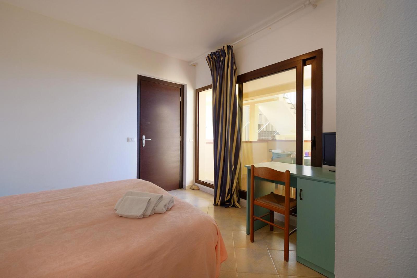 Su Nuraghe Hotell SantʼAnna Arresi Exteriör bild