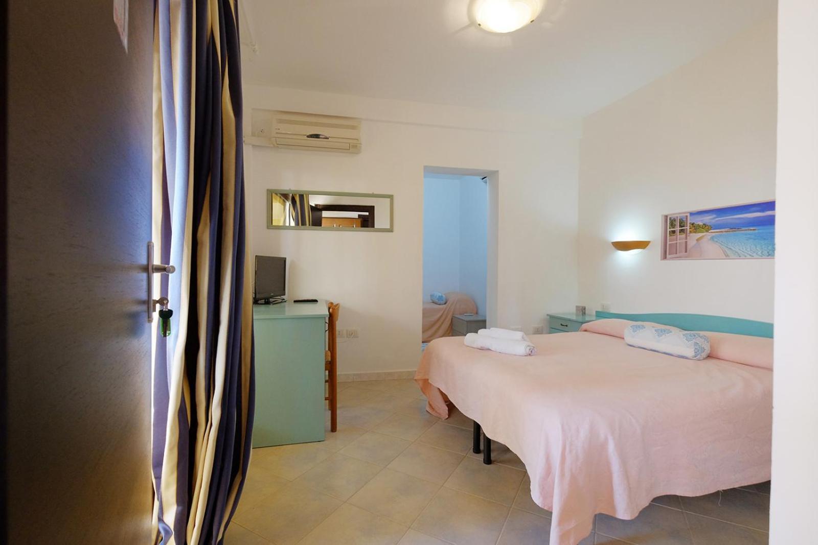 Su Nuraghe Hotell SantʼAnna Arresi Exteriör bild