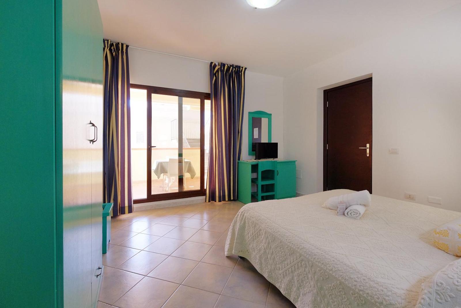 Su Nuraghe Hotell SantʼAnna Arresi Exteriör bild