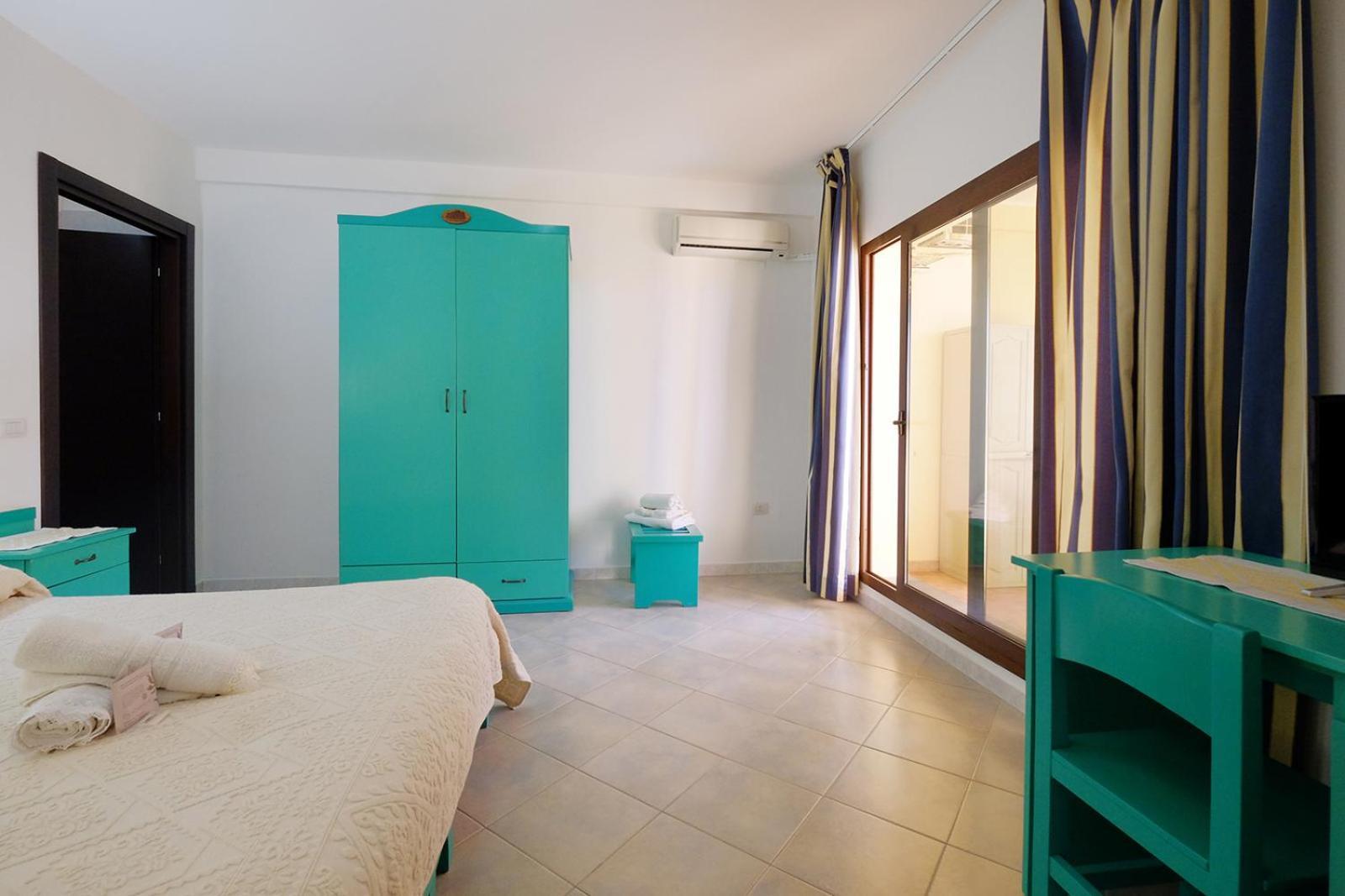 Su Nuraghe Hotell SantʼAnna Arresi Exteriör bild