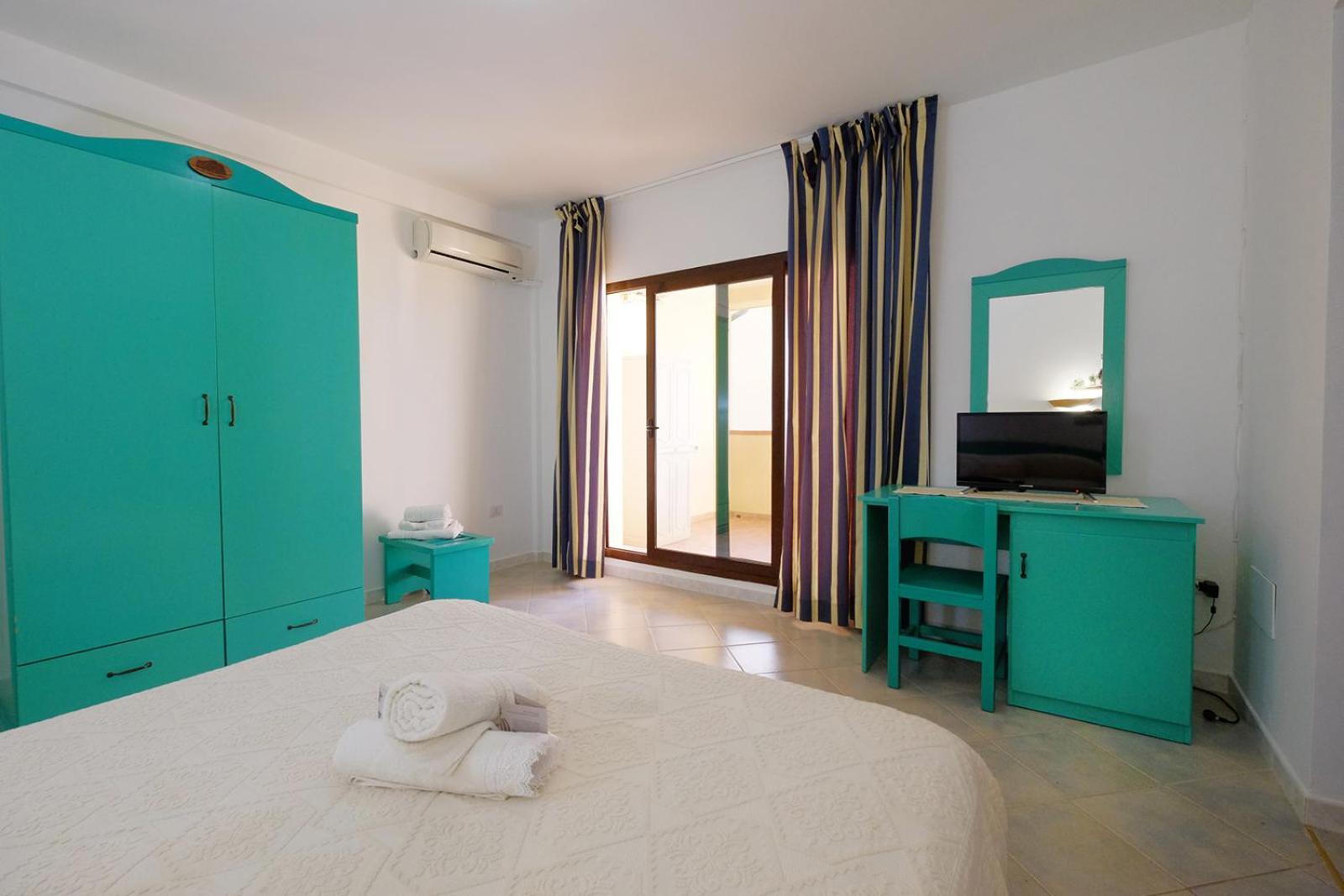 Su Nuraghe Hotell SantʼAnna Arresi Exteriör bild